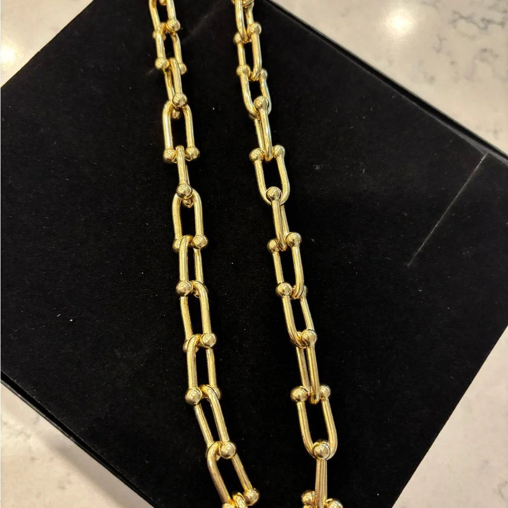 Elegant Gold Chain Necklace - Picture 5 of 7